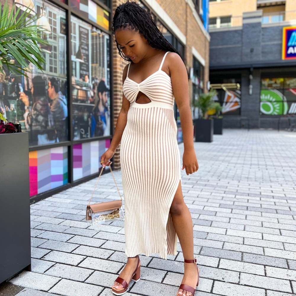 Chic Cream Knit Midi Dress